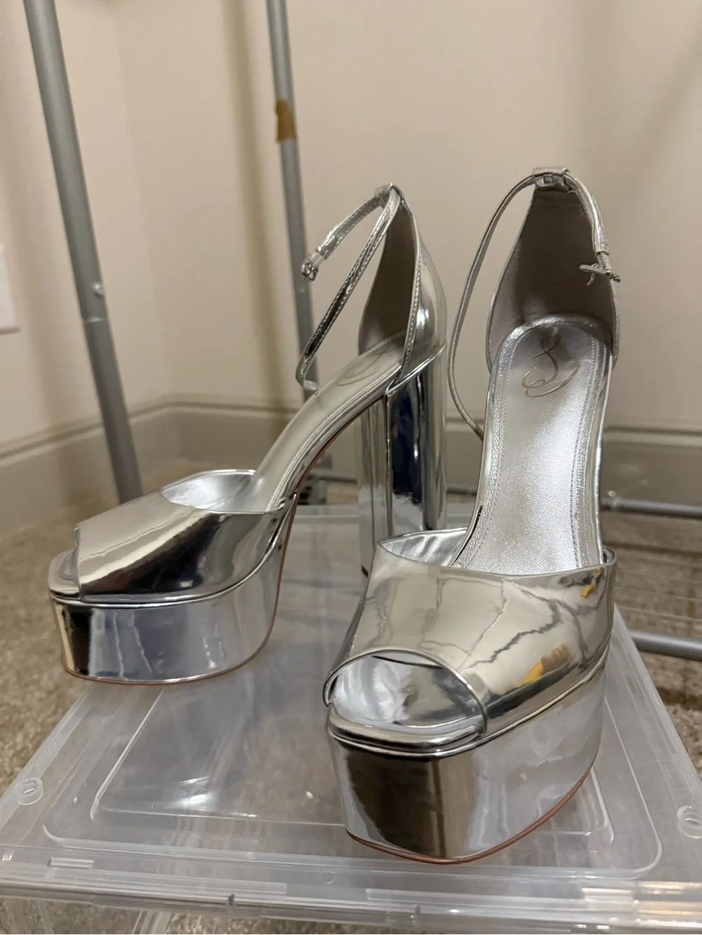 Sam Edelman Kori metallic platform